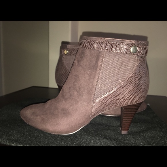 Karen Scott Heel Booties - Picture 2 of 4